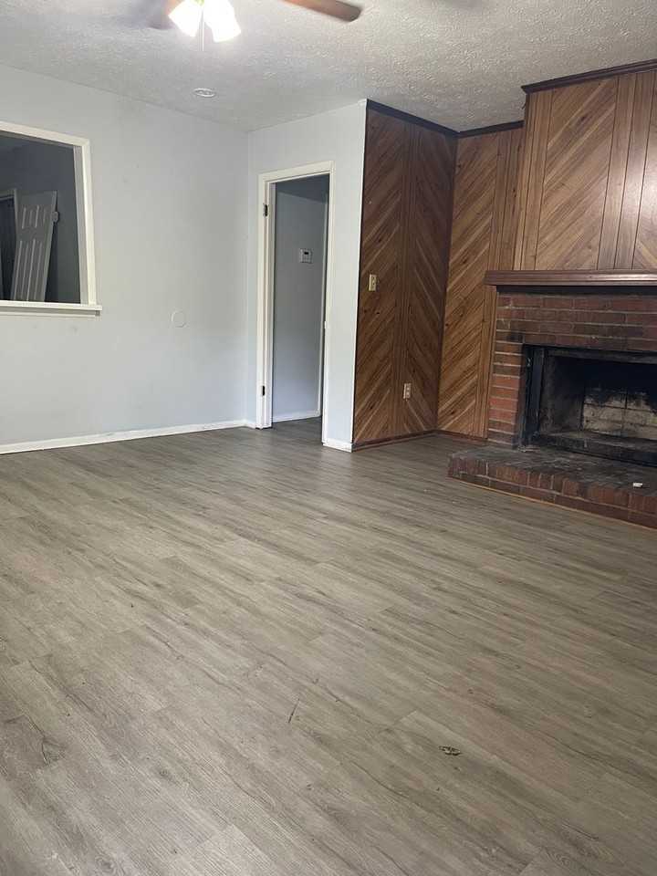 141 Kim Chase Rd - Photo 3 of 12