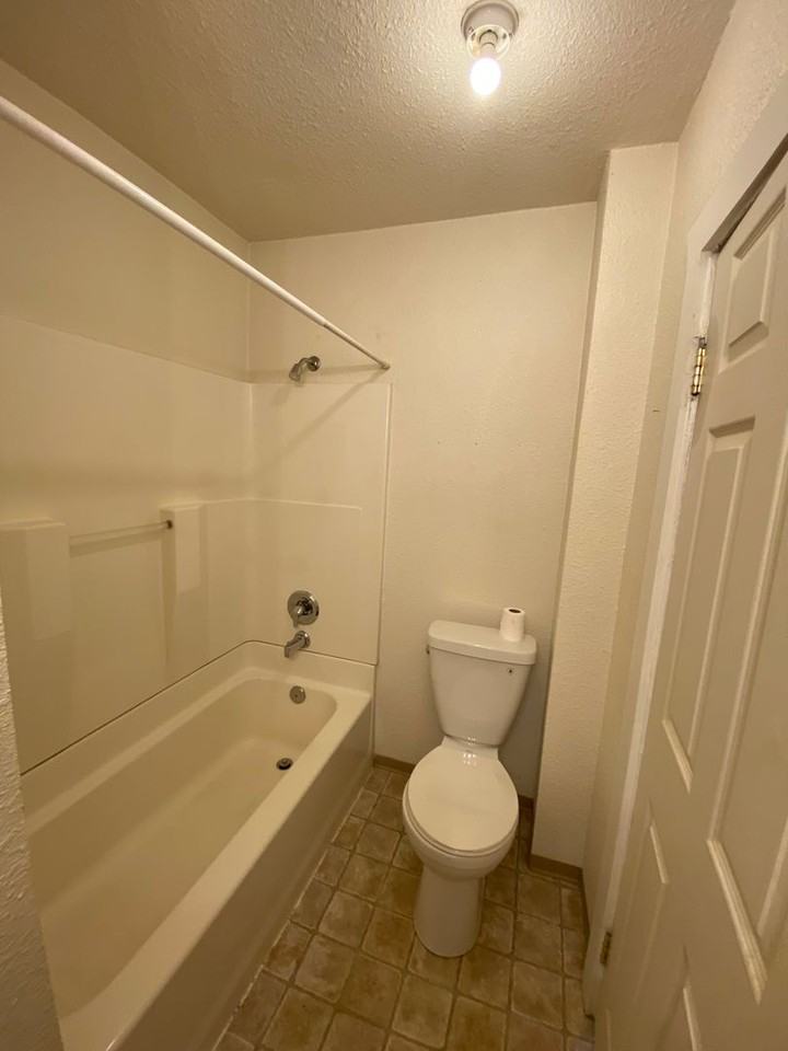 828 N 3rd St - Photo 3 of 14