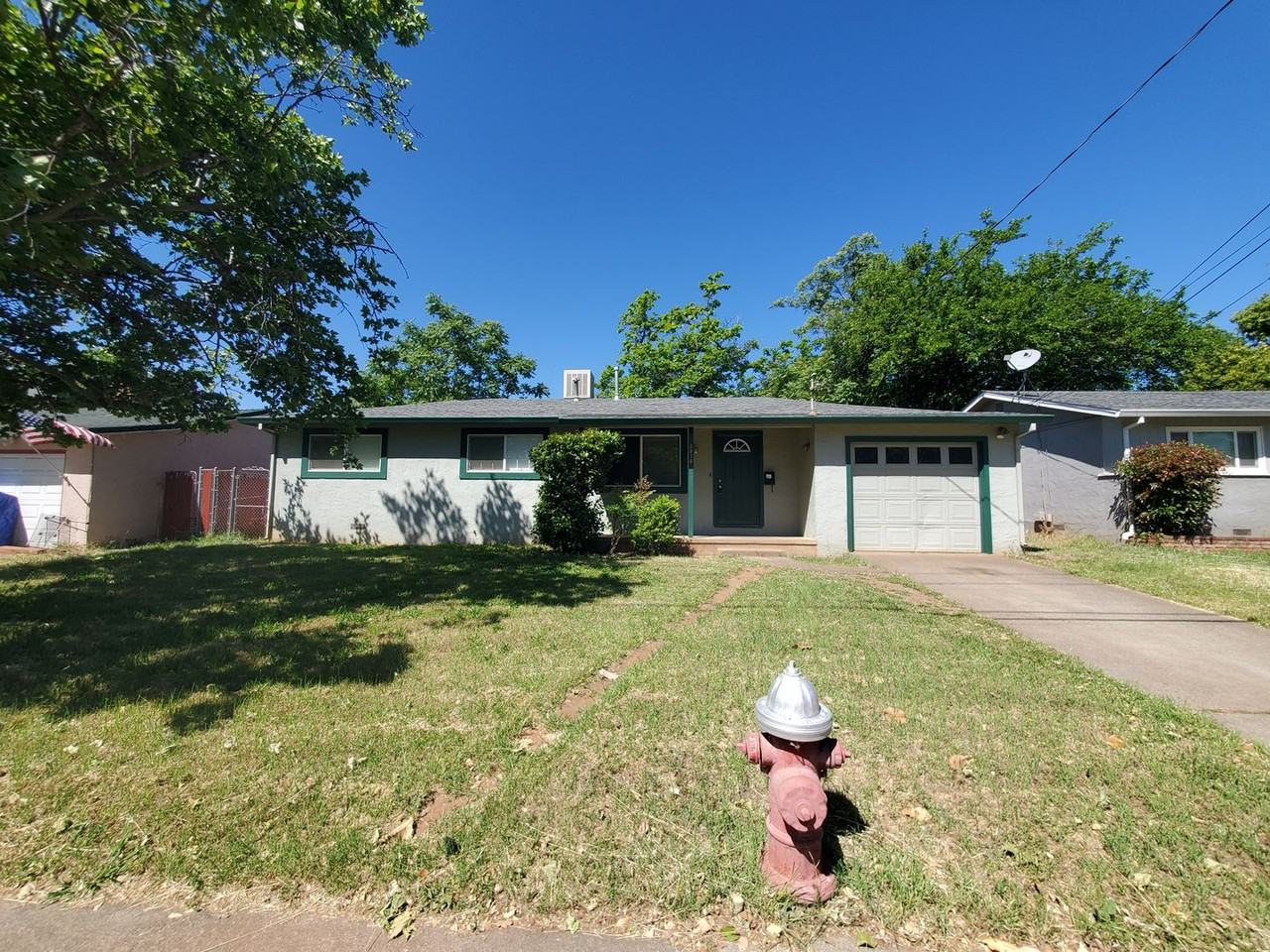 2878 Yana Ave - Photo 2 of 24