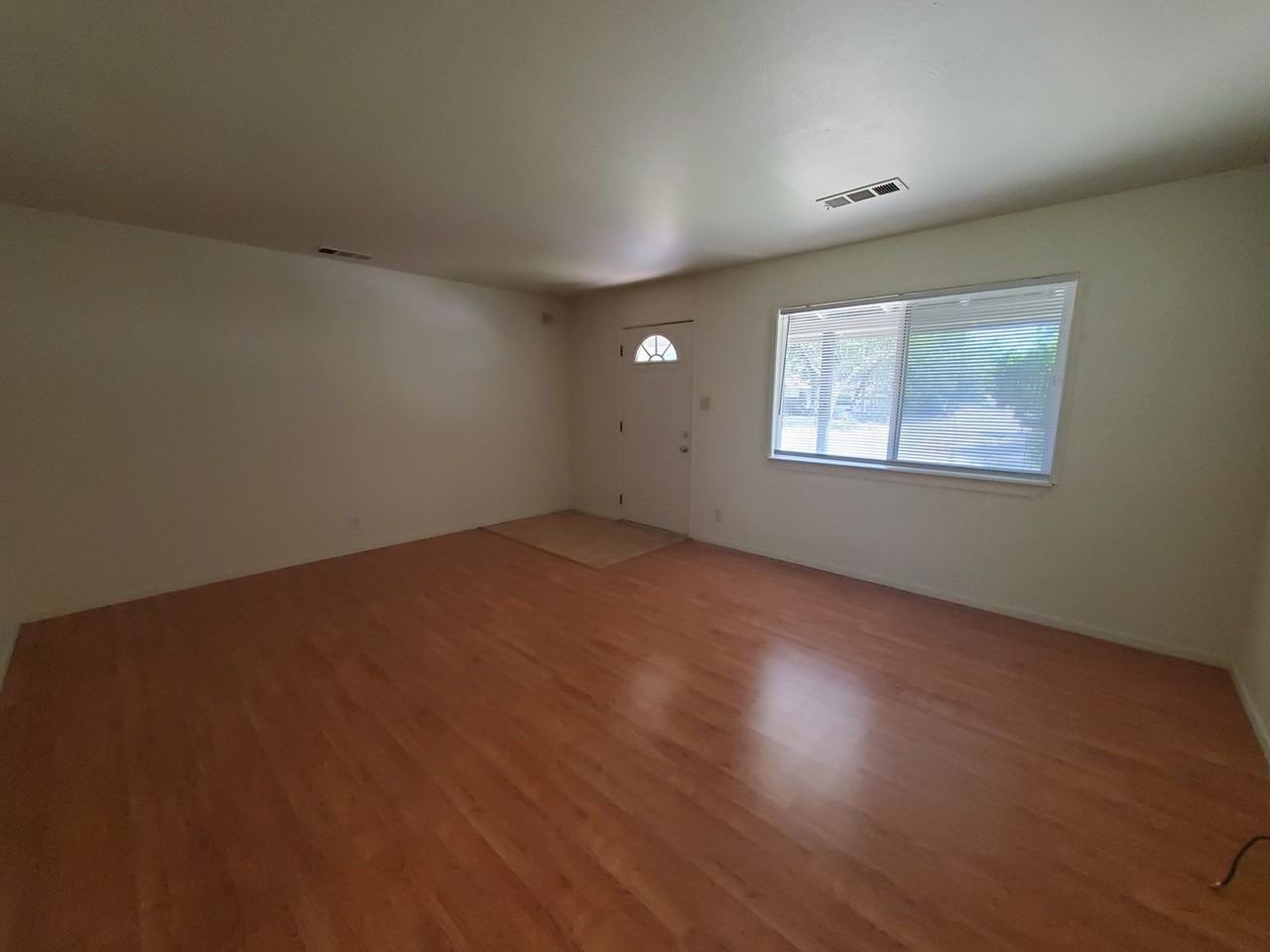 2878 Yana Ave - Photo 7 of 24