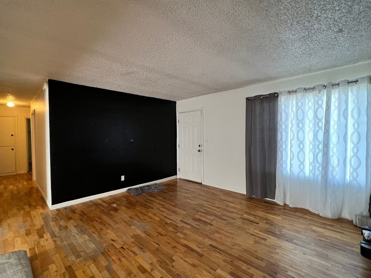 1215 S Eastlake Dr - Photo 3 of 14