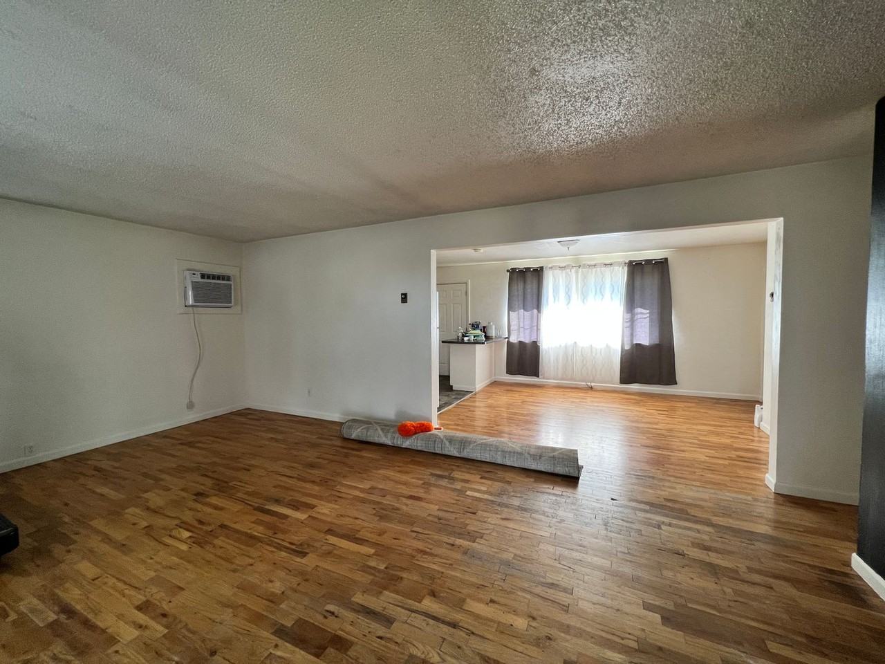 1215 S Eastlake Dr - Photo 4 of 14