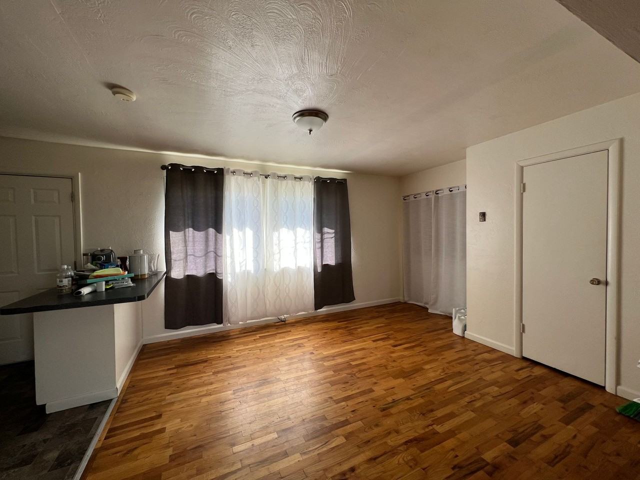 1215 S Eastlake Dr - Photo 7 of 14