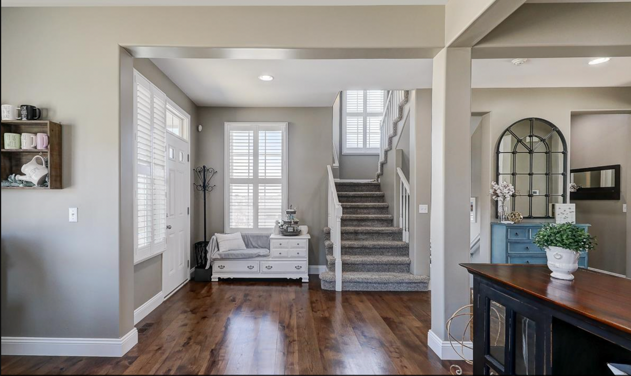 18353 Harney St - Photo 2 of 23