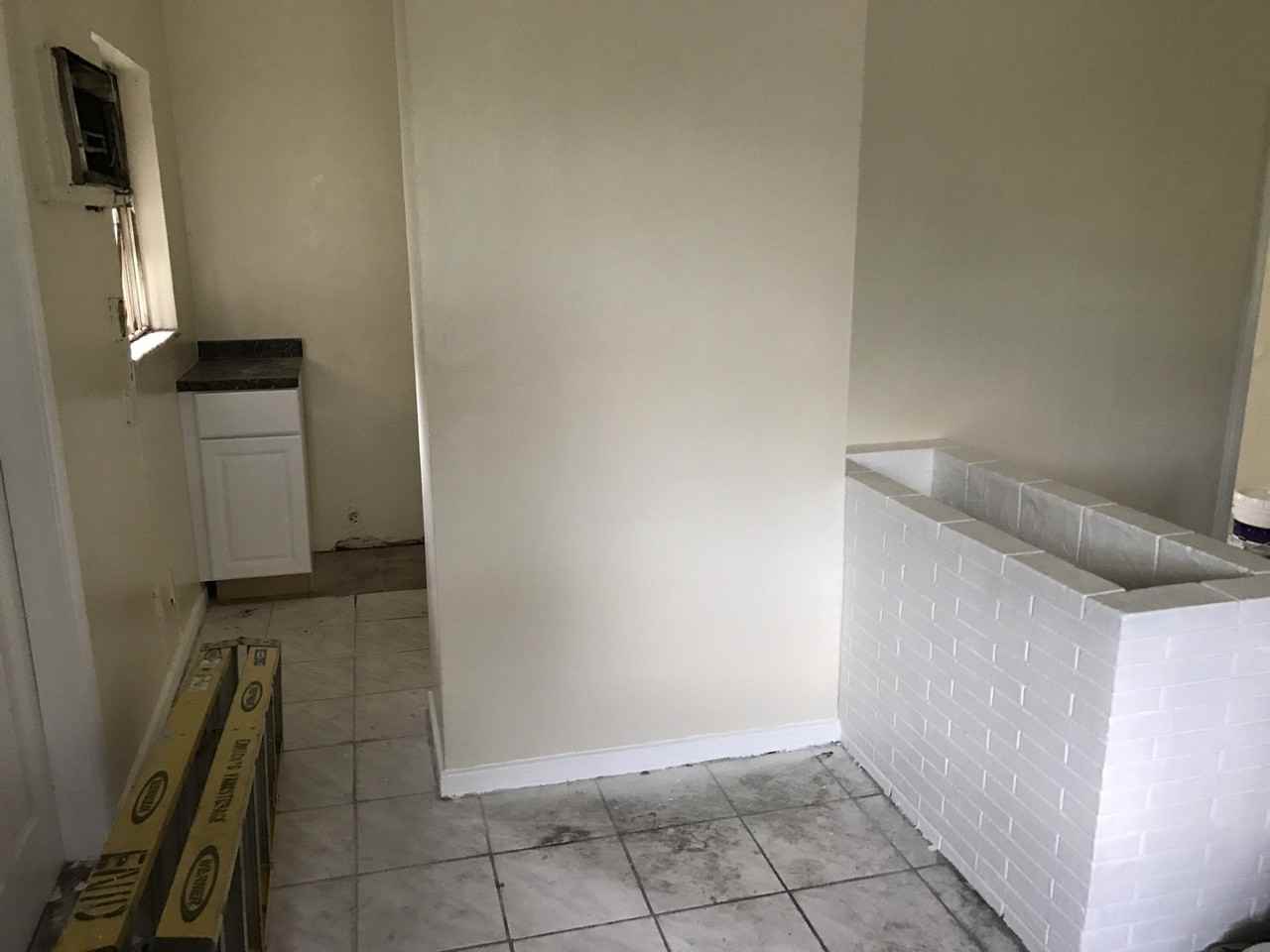 1779 Lauderdale Manor Dr - Photo 4 of 16