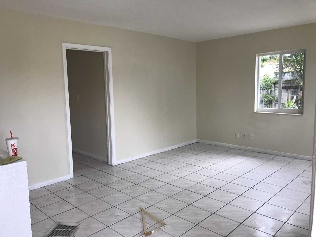 1779 Lauderdale Manor Dr - Photo 5 of 16