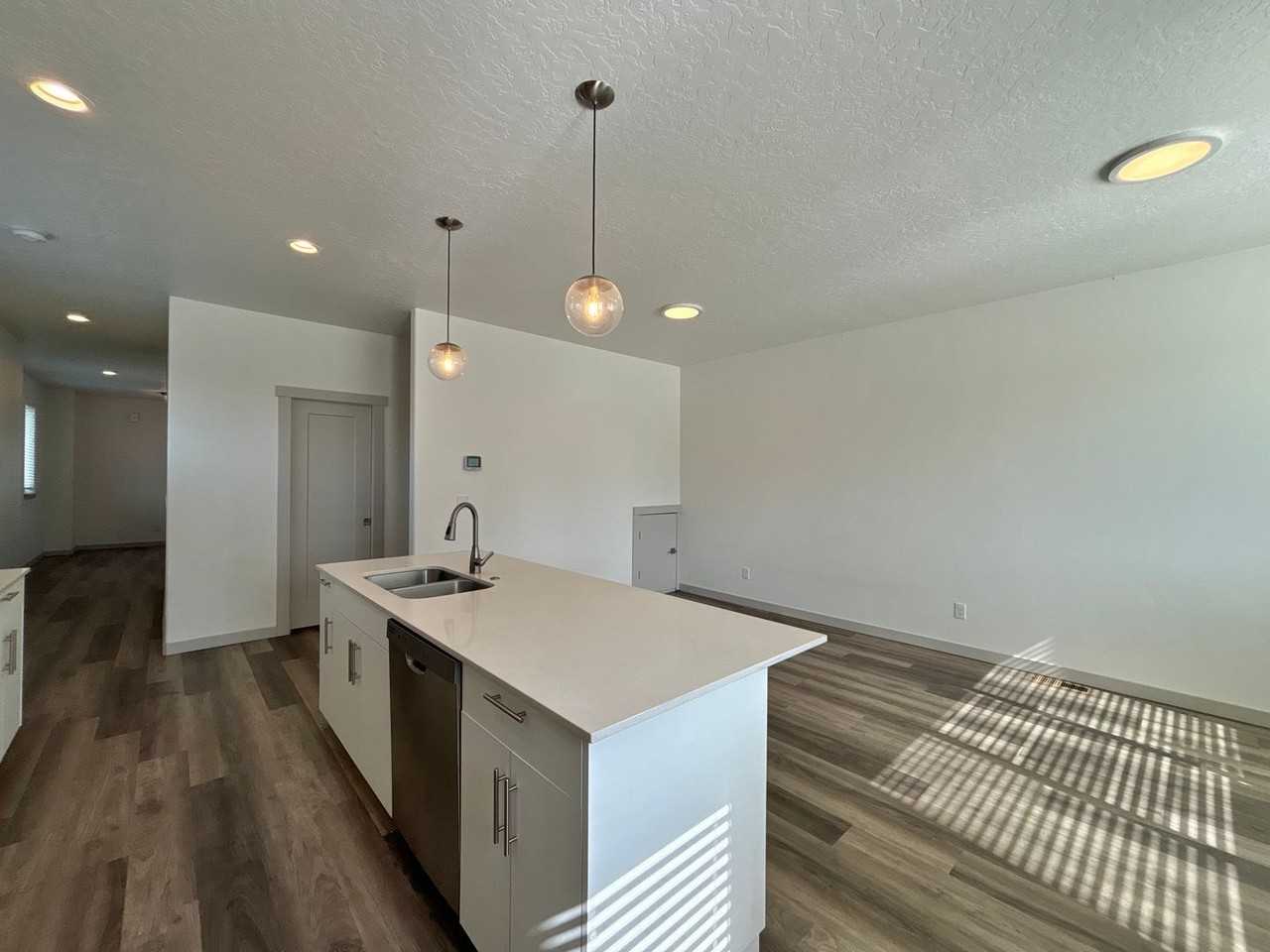 502 Nw 28th Ct - Photo 4 of 35