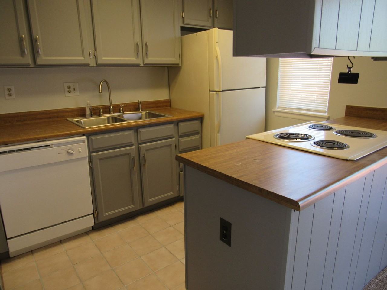 8873 W 86th Dr - Photo 6 of 19