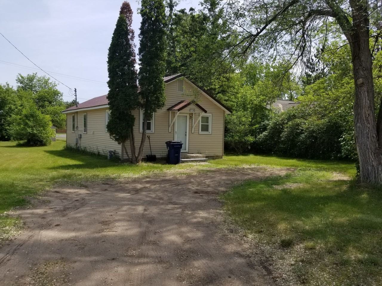 904 Lambert Ave Se - Photo 2 of 9