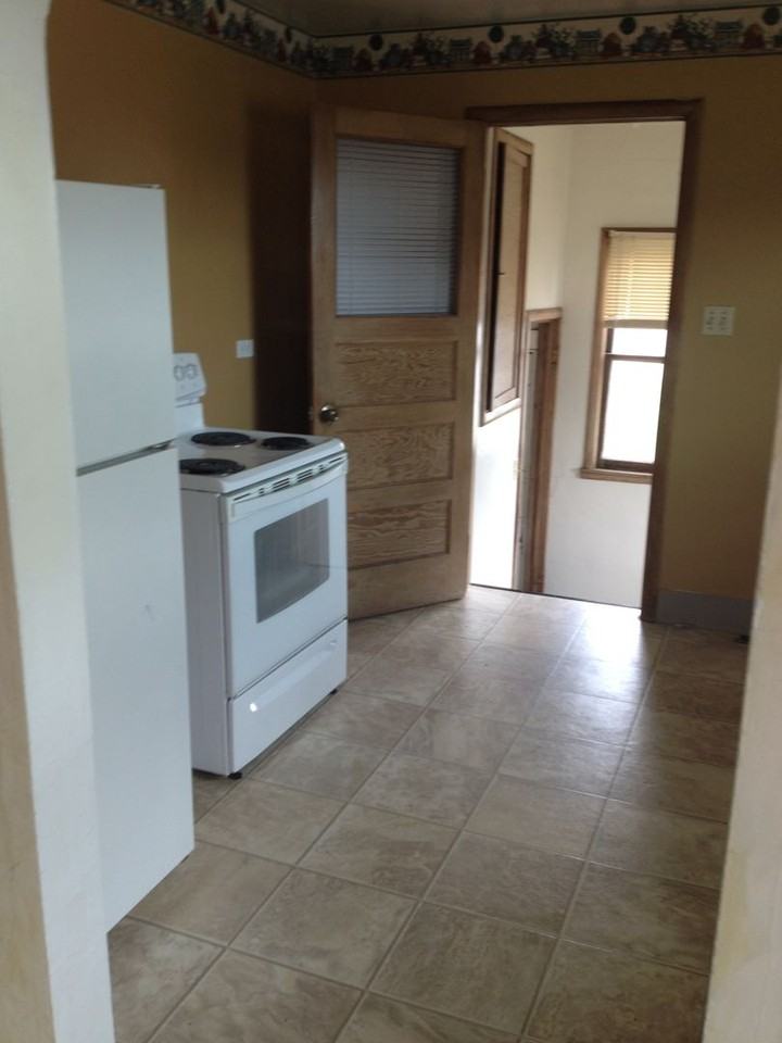 402 C Ave Ne - Photo 2 of 19