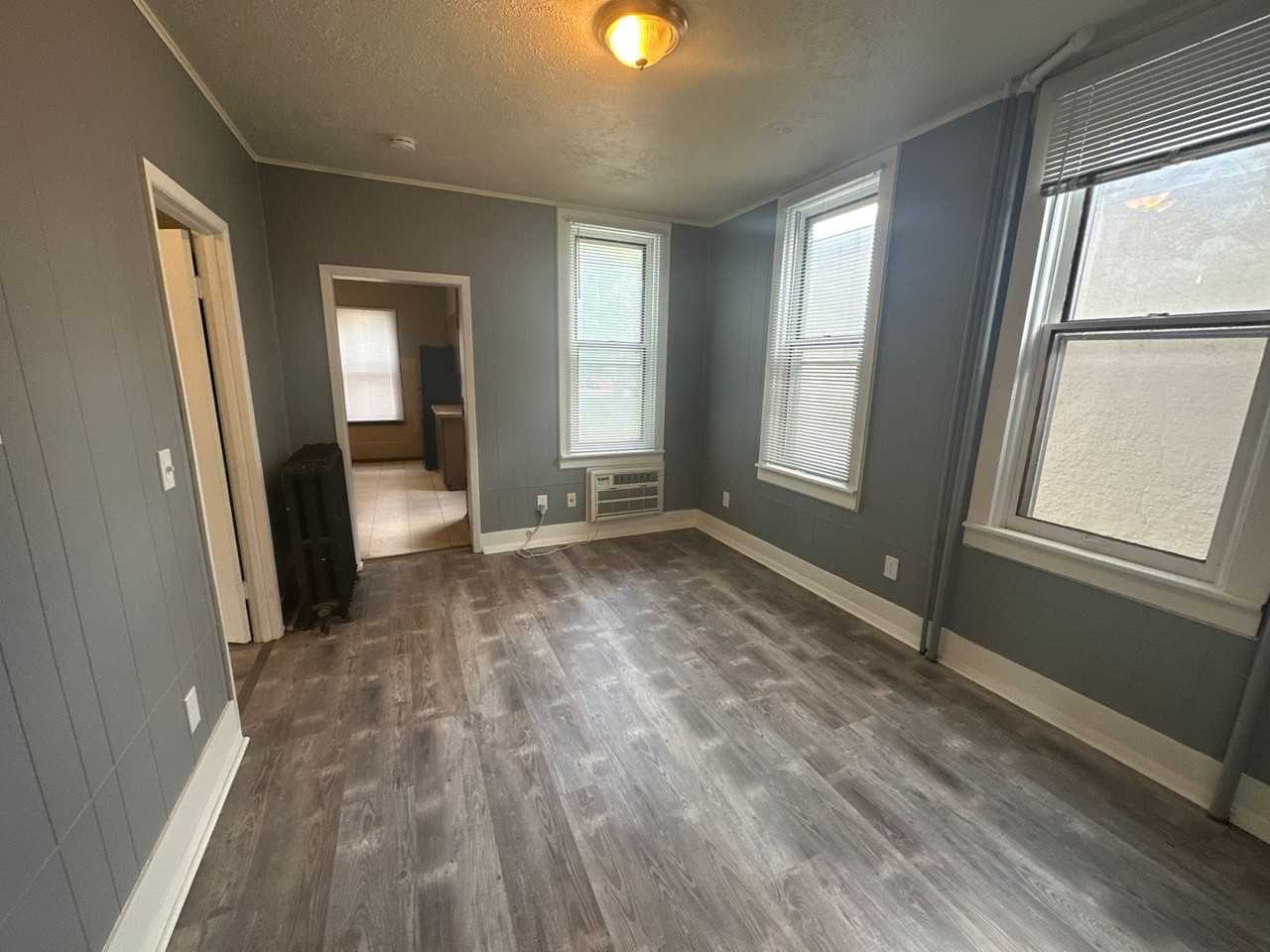 418 Dunbar Ave - Photo 7 of 16