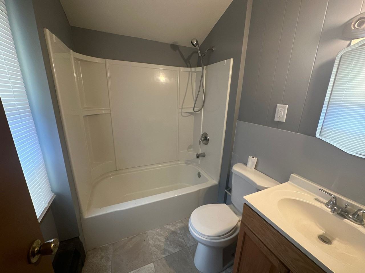 418 Dunbar Ave - Photo 4 of 16