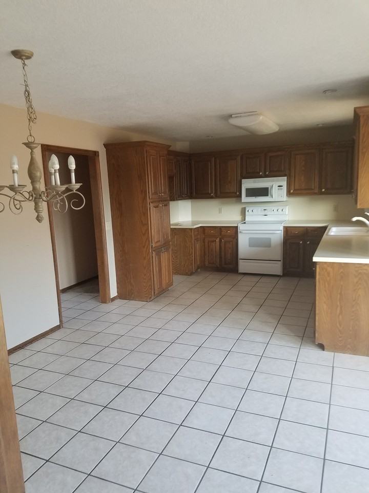 4016 Ripple Ave - Photo 4 of 16