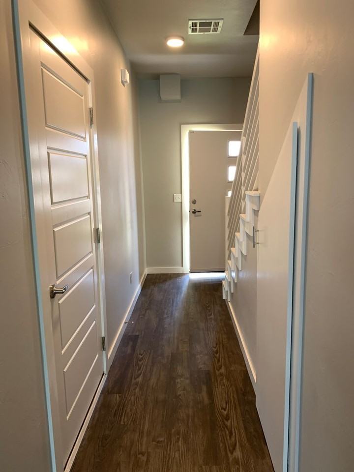 742 Sw 14th St - Photo 3 of 11