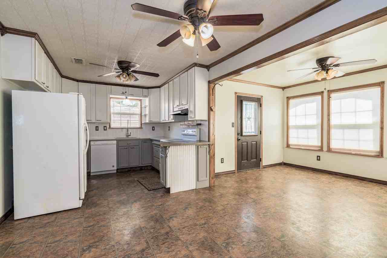 1813 Pleasant Ln - Photo 4 of 26