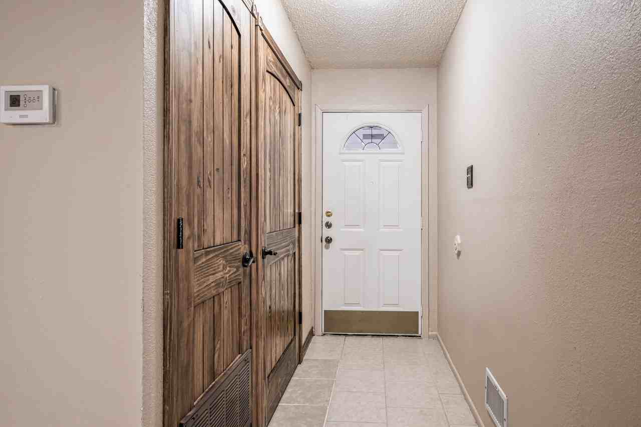 1813 Pleasant Ln - Photo 6 of 26