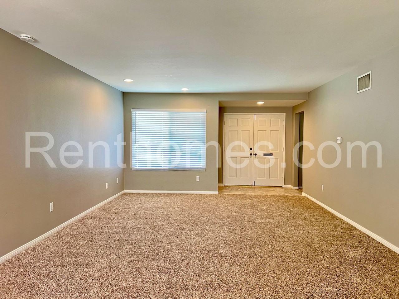 1426 Kingston Dr - Photo 2 of 20