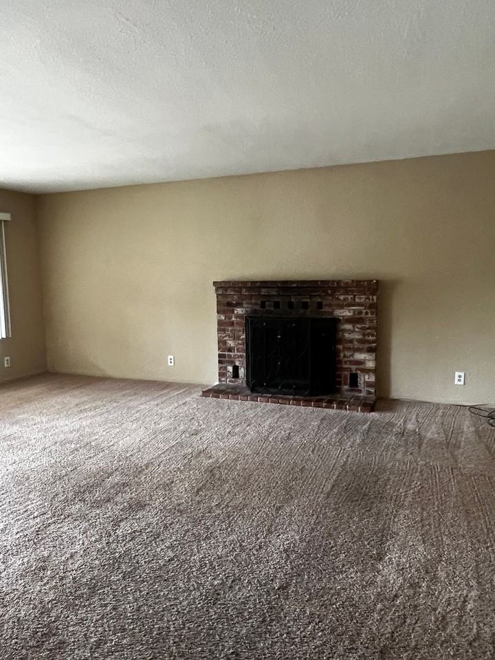 718 Nuner Dr - Photo 2 of 5