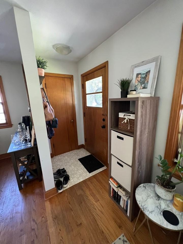 587 Glen Dr - Photo 3 of 14