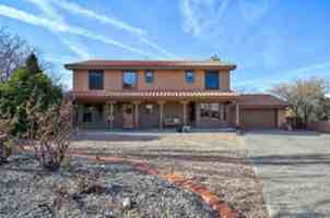 featured image of 2523 Claremont Ct Ne
