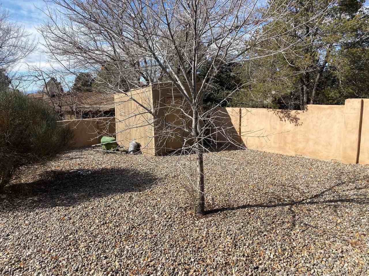 2523 Claremont Ct Ne - Photo 4 of 24