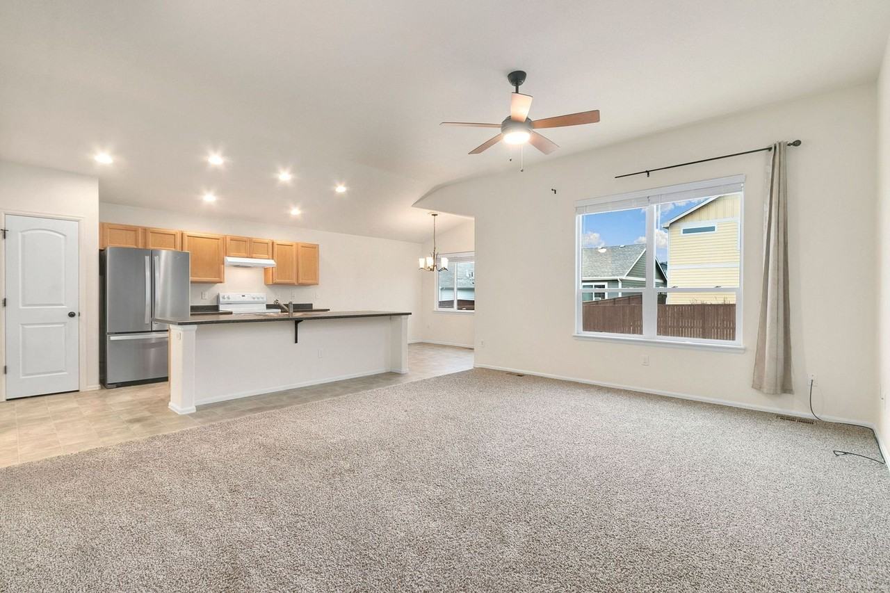 2110 Peach Blossom Dr - Photo 5 of 28