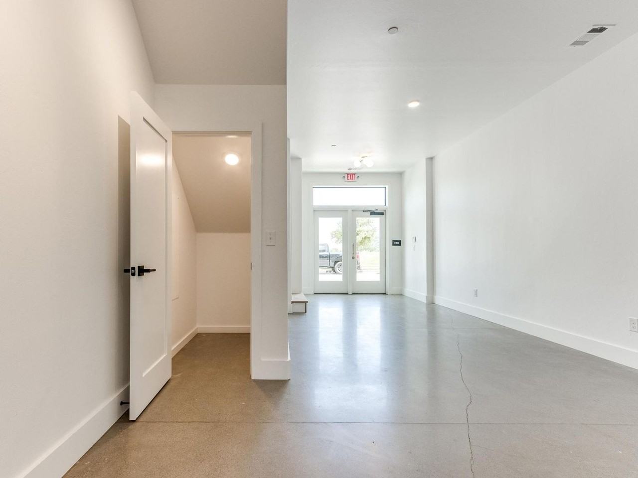 1705 Wheeler St - Photo 6 of 11