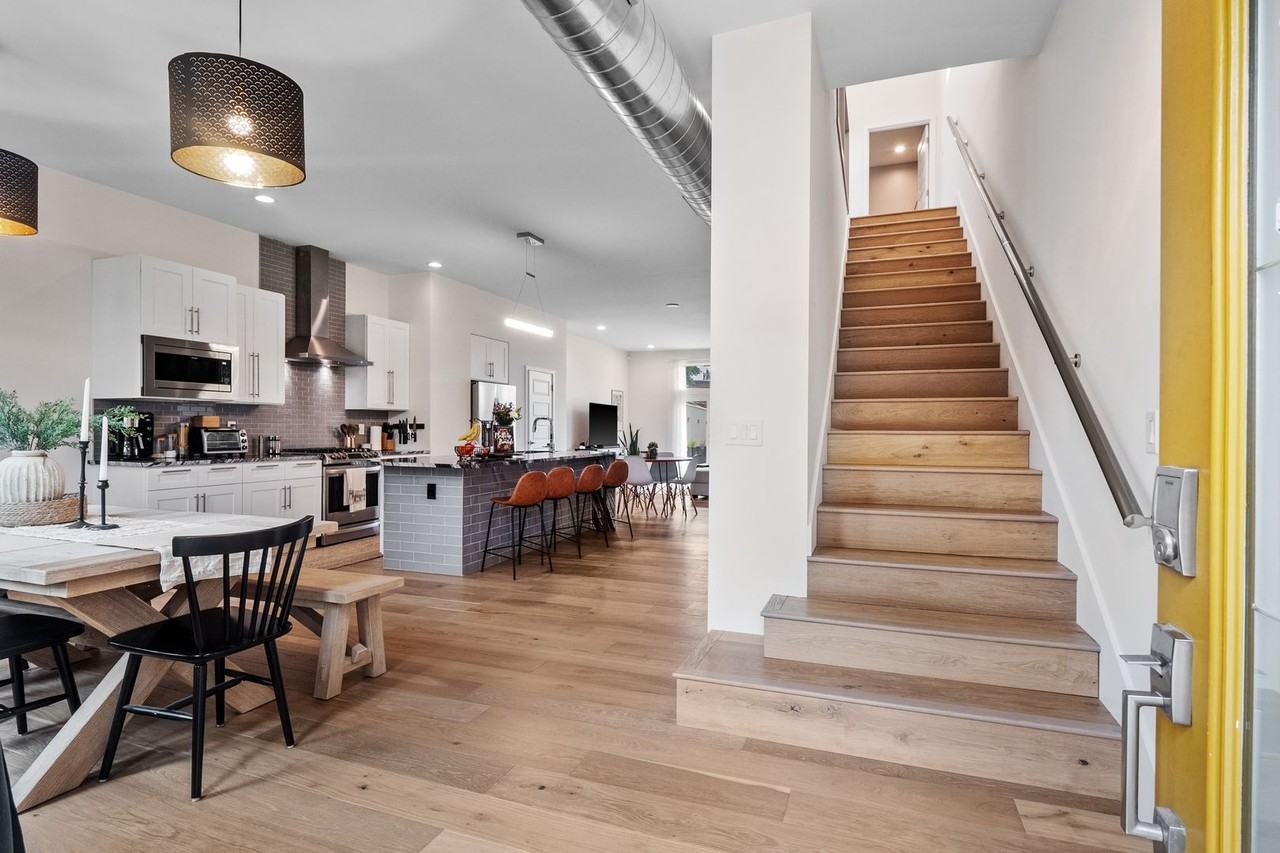 3005 Lafayette Ave - Photo 2 of 50