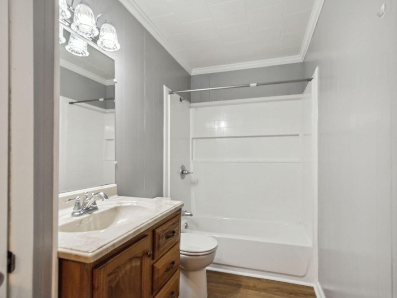319 W Railroad St - Photo 6 of 11