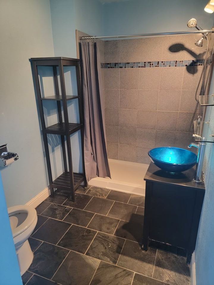 2738 Myrtle St - Photo 3 of 17