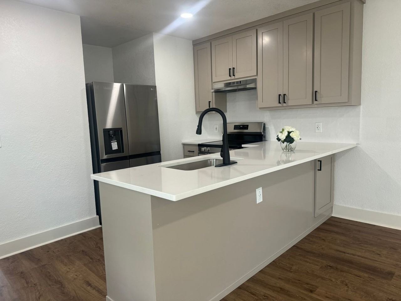 518 N Atlanta Pl - Photo 3 of 8