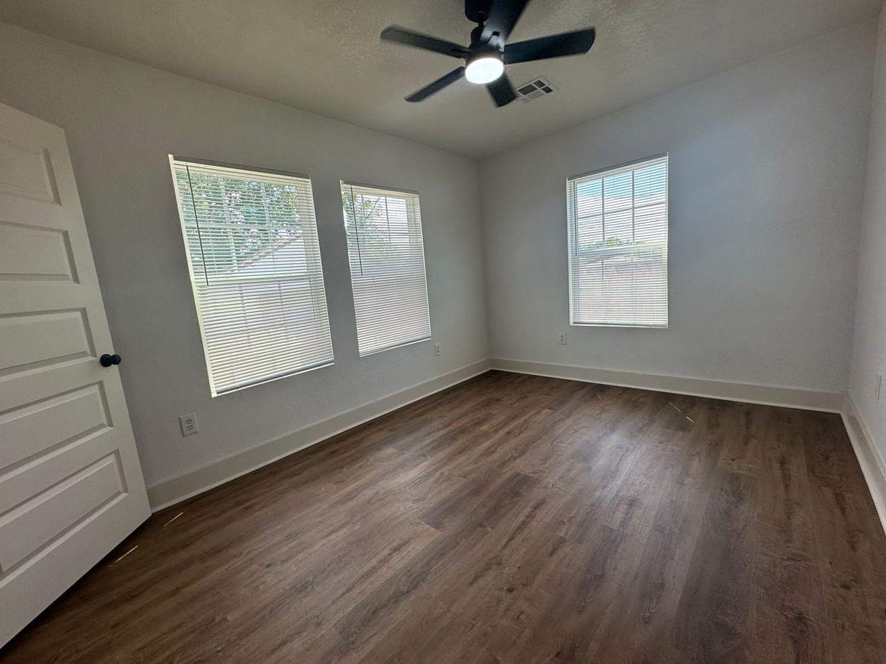 518 N Atlanta Pl - Photo 5 of 8