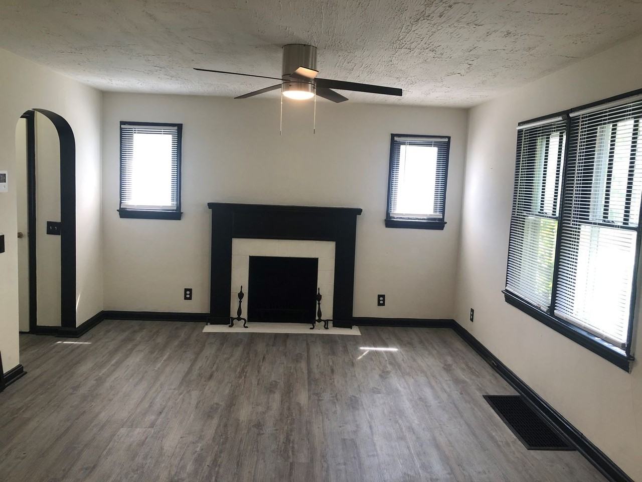 1627 Miami Ct Ne - Photo 6 of 19