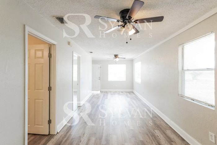 639 Grand St - Photo 2 of 15