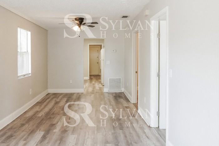 639 Grand St - Photo 3 of 15