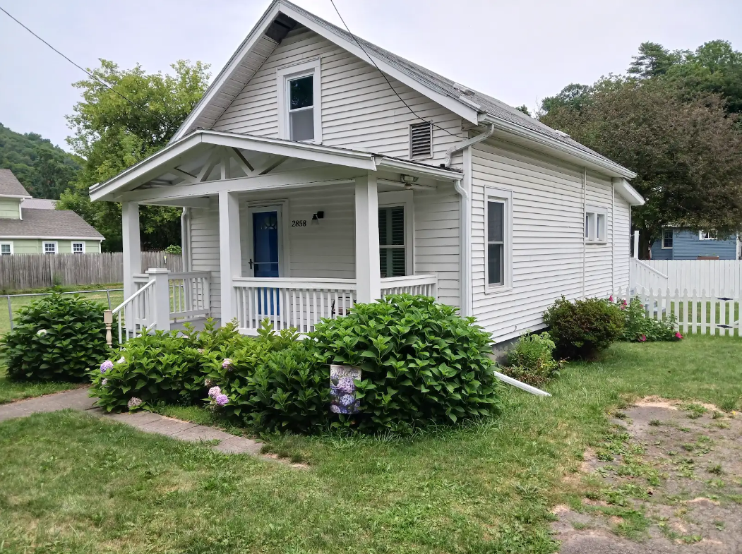 2858 Delaware Ave #NA - Photo 5 of 9