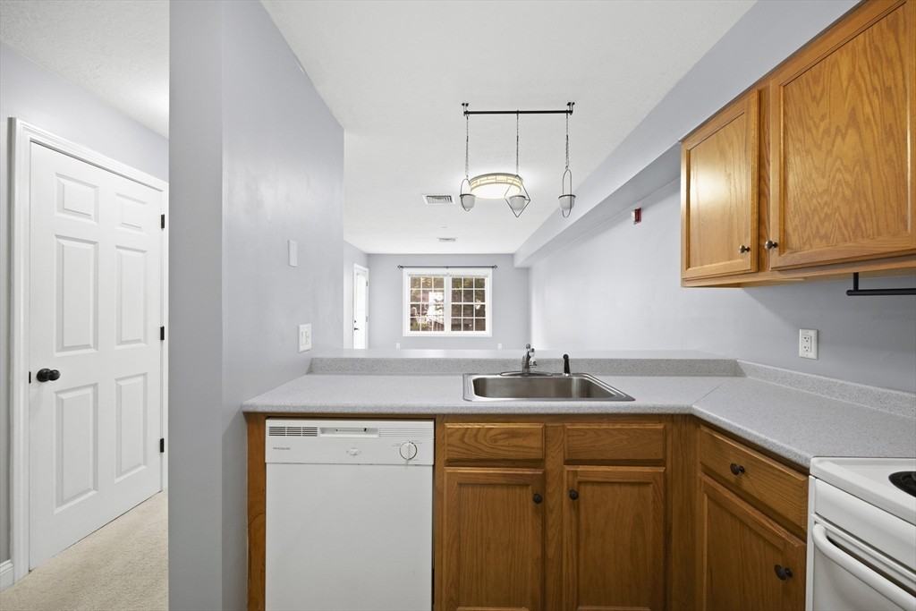 68 Temple St #103 - Photo 2 of 18
