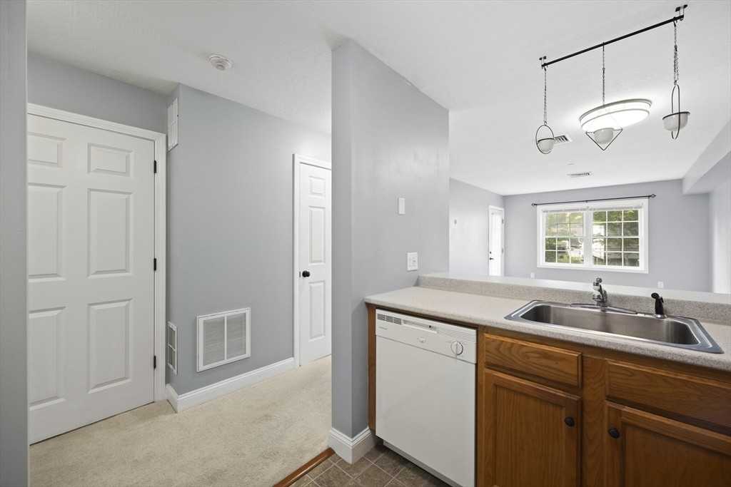 68 Temple St #103 - Photo 3 of 18