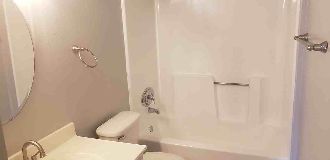 22712 11256 #F - Photo 6 of 11