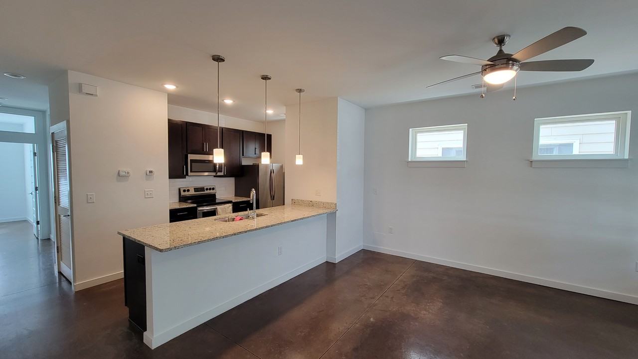 1202 Porter St #A - Photo 3 of 20