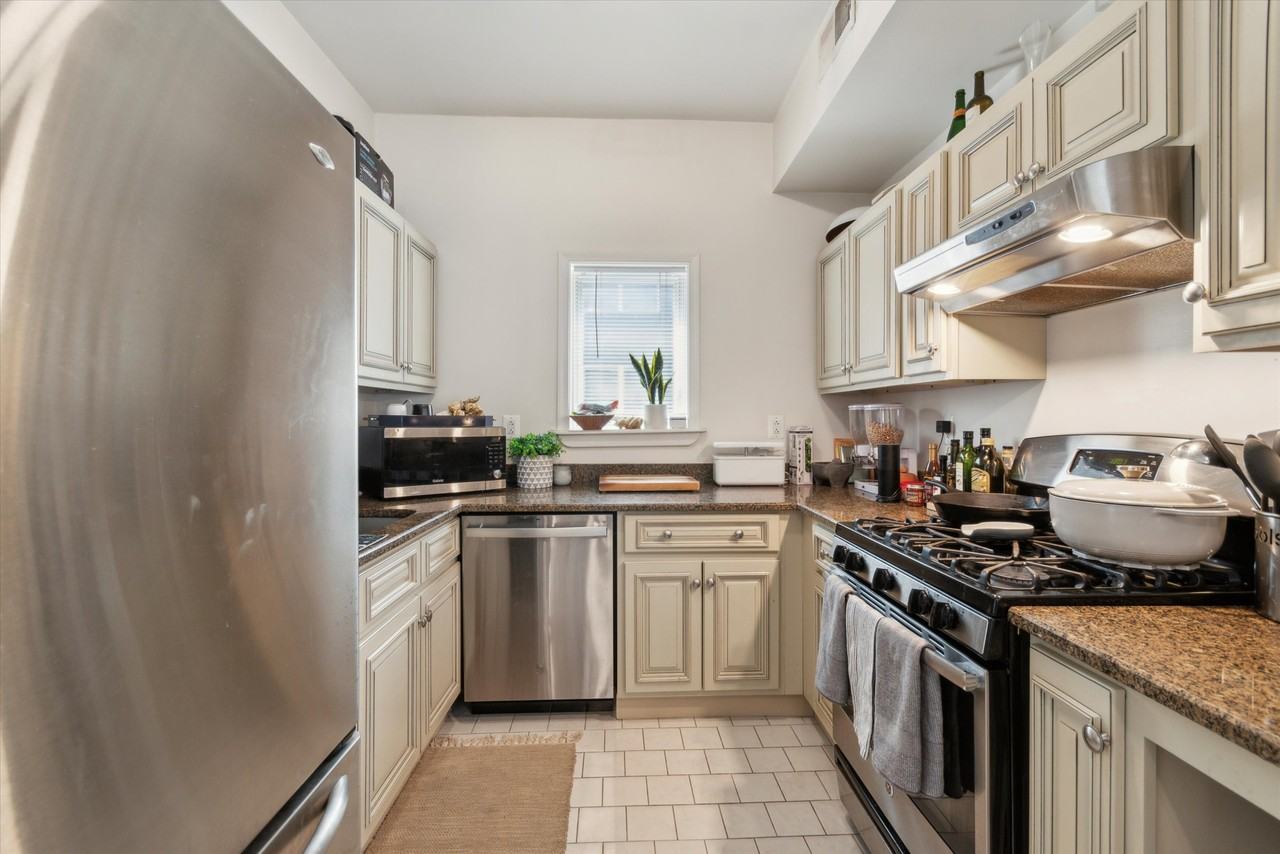 408 E Girard Ave #2 - Photo 6 of 25