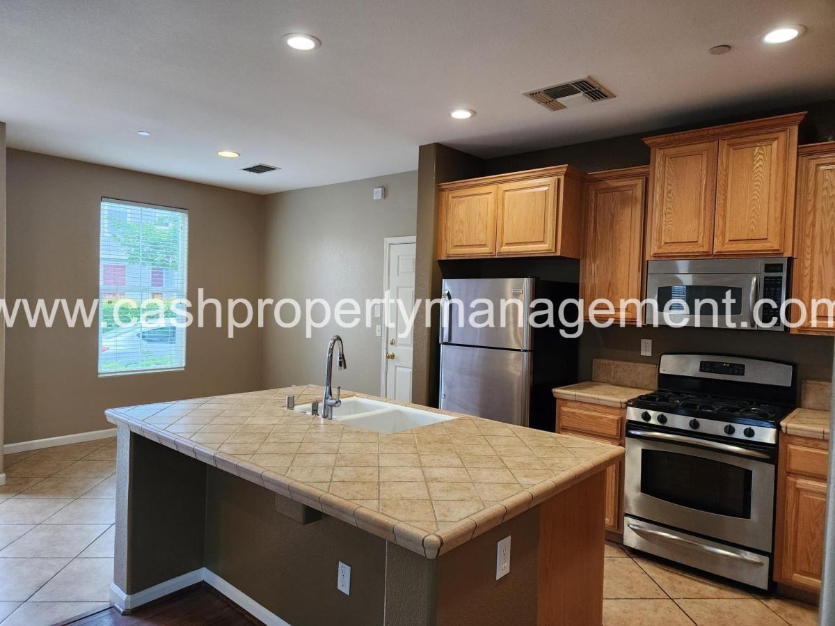 548 Navigator Dr #NA - Photo 3 of 20