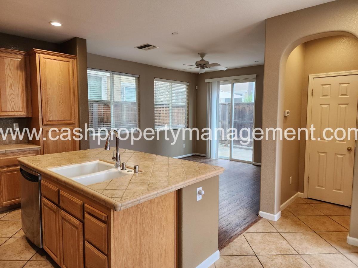 548 Navigator Dr #NA - Photo 4 of 20