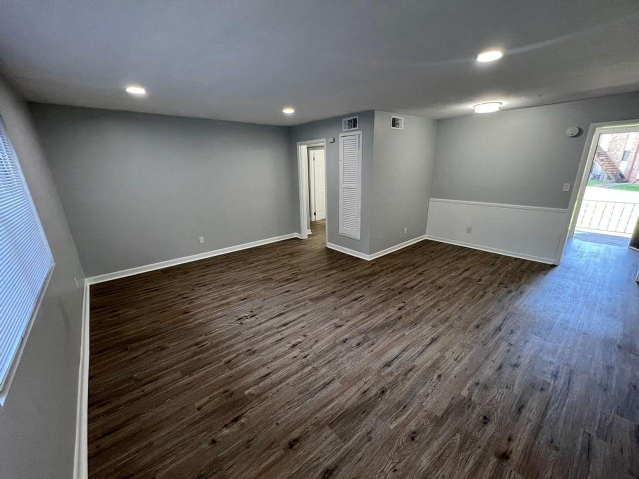 640 Glendale Pl Se - Photo 6 of 13