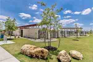 featured image of 1015 Vista View Dr