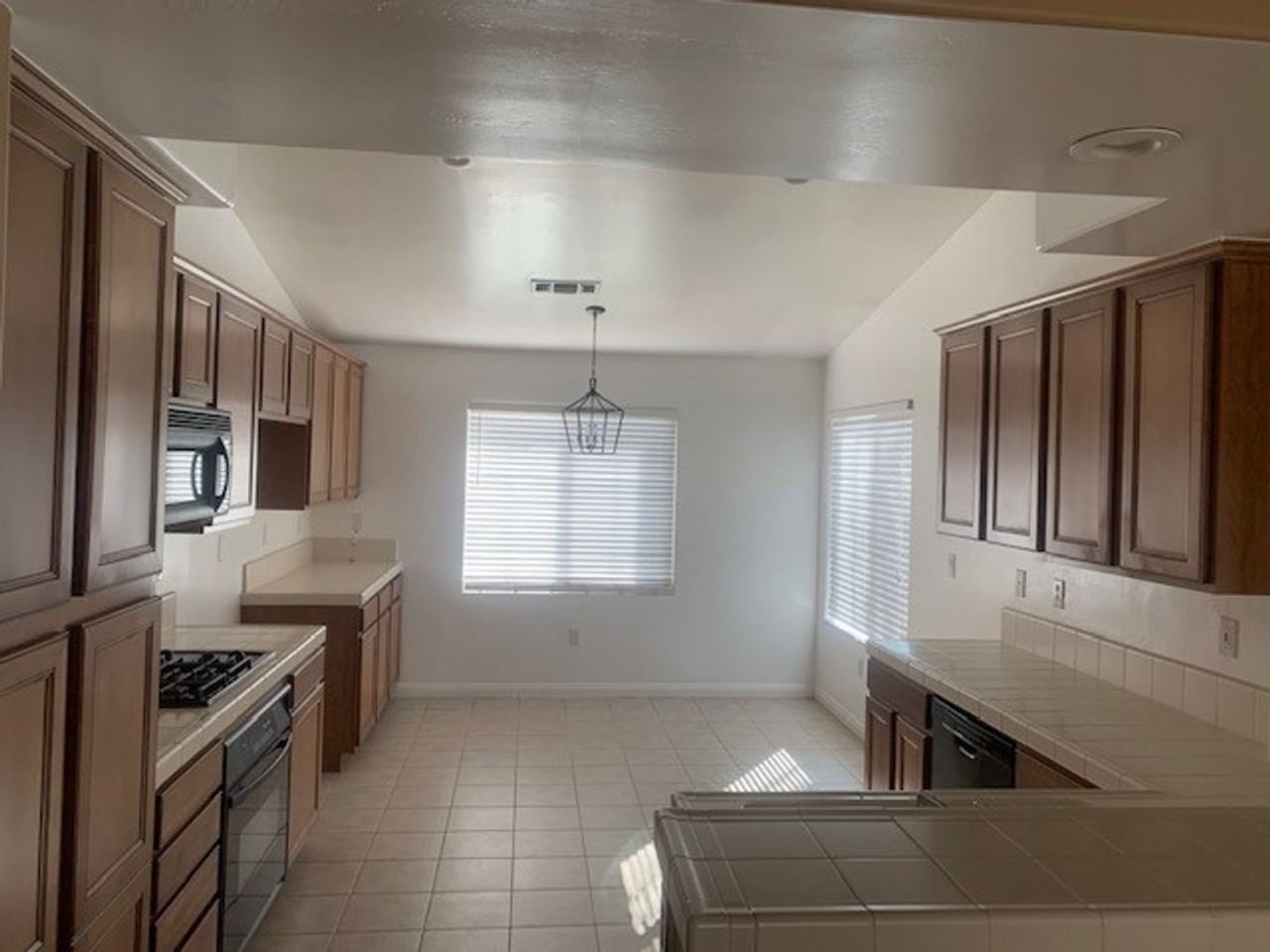 113 Cedmont Dr - Photo 4 of 13