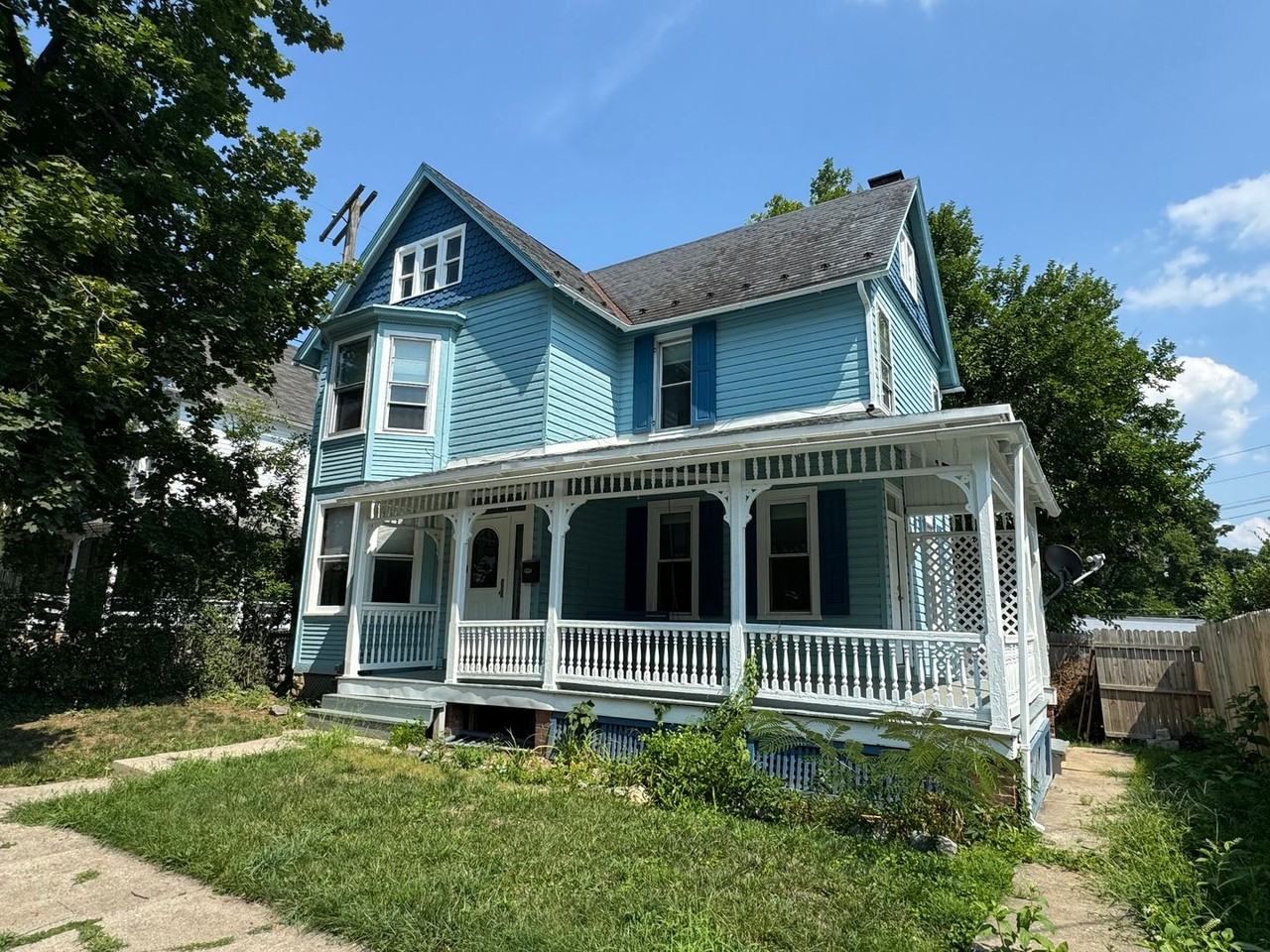 460 Park St - Photo 2 of 40