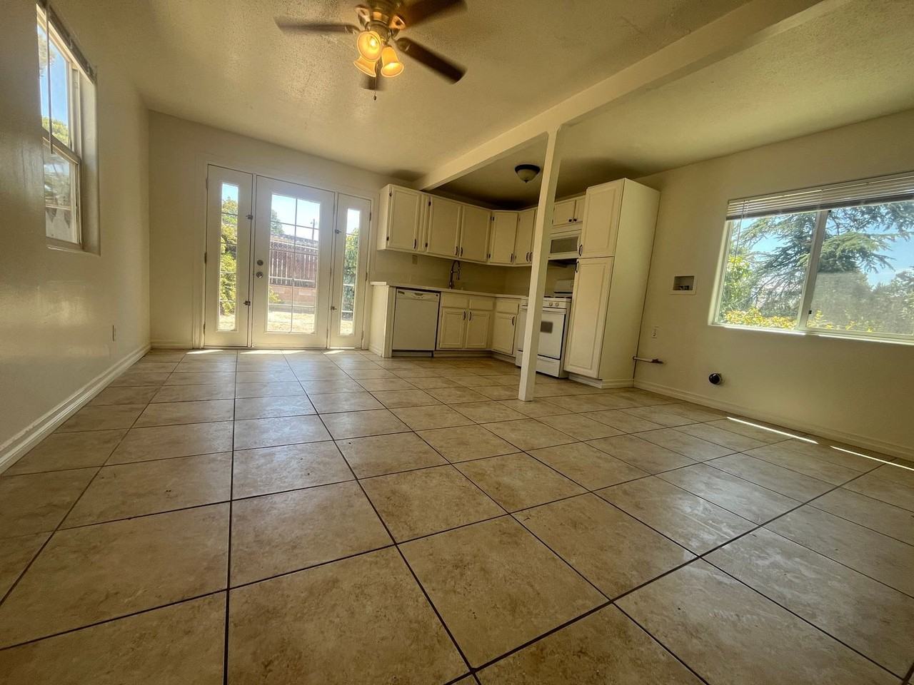 Gilman St. - 500 W - Photo 2 of 9