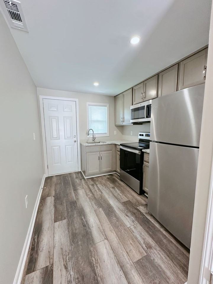 409 409 Price Ave - 409 Price Ave #A - Photo 2 of 15