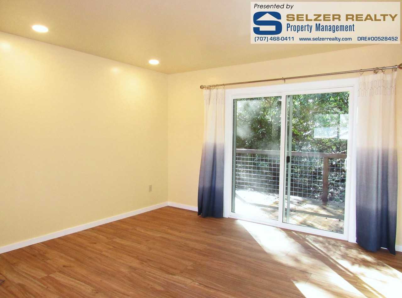 108 Echo Way #A - Photo 2 of 7